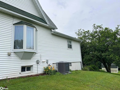 1220 Elm St, Hamilton, IL 62341 - photo 7