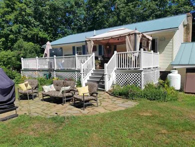 37 W Unity Rd, Claremont, NH 03743 - photo 4