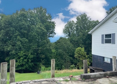 596 Big Smith Rd, Clintwood, VA 24228 - photo 3