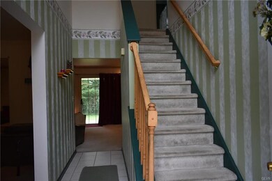 ENTRANCE FOYER