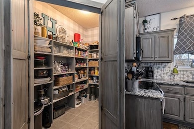 5415 Theden St, Shawnee, KS 66218 - photo 5