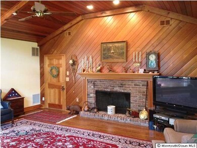 30 Rosslyn Ct, Little Silver, NJ 07739 - photo 2