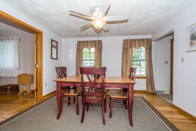 9 Dyer St, North Billerica, MA 01862 - photo 5