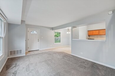 1362 S Glen Cir unit B, Aurora, IL 60506 - photo 6