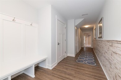 7 Entry Level Hallway