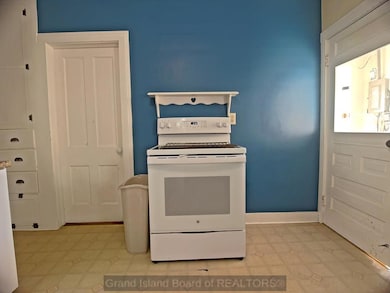 304 W Ash St, Sutton, NE 68979 - photo 6