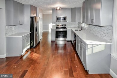 2808 Schubert Dr, Silver Spring, MD 20904 - photo 2