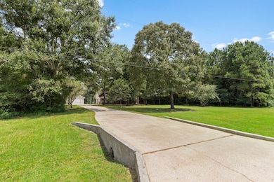 2526 Blue Lake Dr, Magnolia, TX 77354 - photo 2