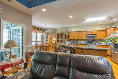 6400 Brookmead HD -42