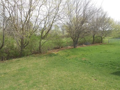 328 Victor Dr, Circleville, OH 43113 - photo 6