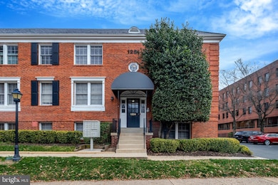 1251 E Abingdon Dr unit 1121, Alexandria, VA 22314 - photo 2