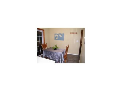 Eat-in Kitchen.