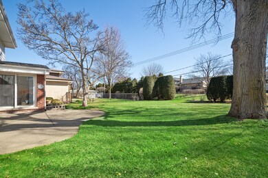 857 S Euclid Ave, Elmhurst, IL 60126 - photo 4