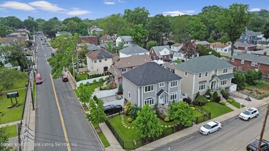 219 Chandler Ave, Staten Island, NY 10314 - photo 4