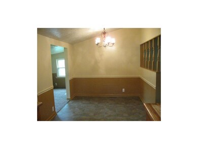 NEW FLOORING AND CARPETING, FRESHLY PAINTED. MOVE 