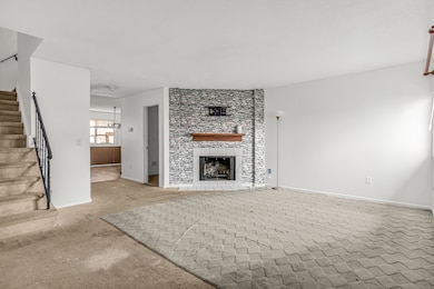 27 Crows Nest Ln unit 8F, Danbury, CT 06810 - photo 3