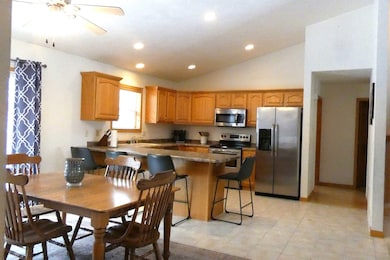 2356 Deer Prairie Dr, Neenah, WI 54956 - photo 6