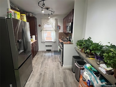 2080 Barnes Ave unit 4C, Bronx, NY 10462 - photo 5