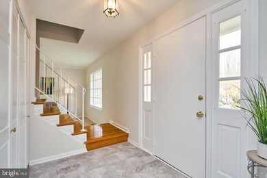 9523 Stevebrook Rd, Fairfax, VA 22032 - photo 2