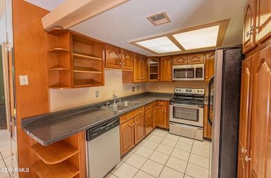 2009 Bobby Jones Dr unit A, El Paso, TX 79936 - photo 5