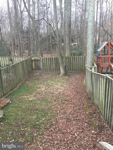 1203 Martha Greenleaf Dr, Crofton, MD 21114 - photo 2