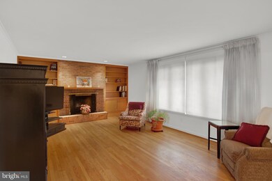 1226 E Chestnut St, Hazleton, PA 18201 - photo 2