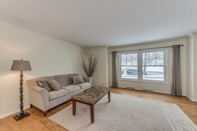 655 Cavalcade Cir, Naperville, IL 60540 - photo 4