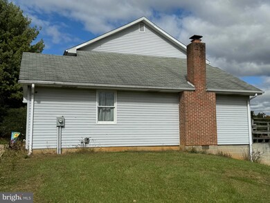 5846 Glatfelters Station Rd, Seven Valleys, PA 17360 - photo 7