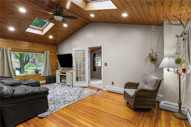 16 Spectacle Ave, Warwick, RI 02888 - photo 4