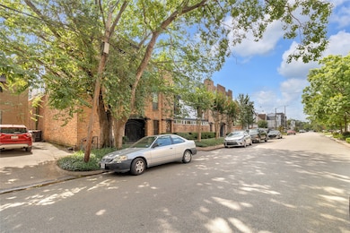 Charming city condo nestled in a quiet neighborhoo