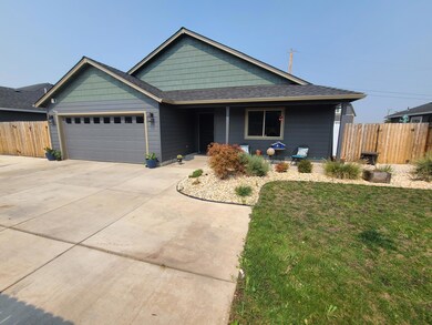 8246 Nickel Ln, White City, OR 97503 - photo 2