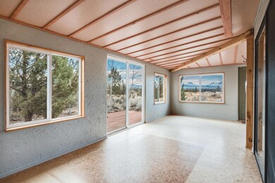 65245 97th St Bend OR 97701-large-005-00