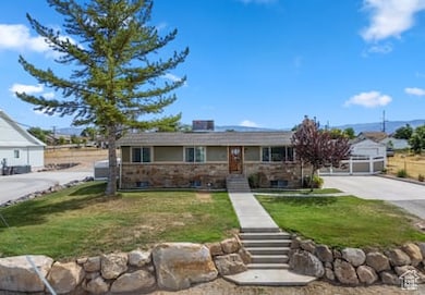255 S 200 E, Gunnison, UT 84634 - photo 2