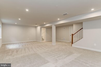 5943 Amin Ct, Sykesville, MD 21784 - photo 6