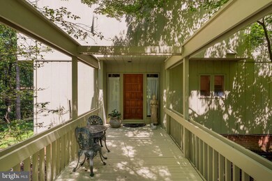 11301 Fieldstone Ln, Reston, VA 20191 - photo 4