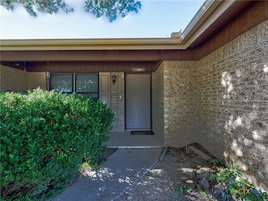 103 Lackey, Florence, TX 76527 - photo 4