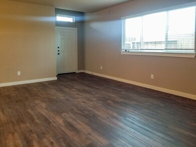 9867 Grosbeak Ln, the Woodlands, TX 77354 - photo 4