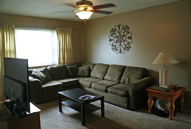 5583 Aqua St, Columbus, OH 43229 - photo 4