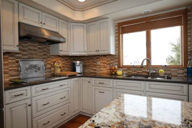 15 Woodridge Dr, Albany, NY 12211 - photo 5