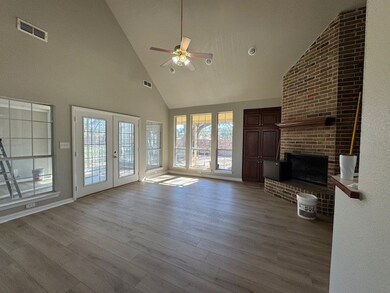 1004 Abbots Ln, Denton, TX 76205 - photo 6