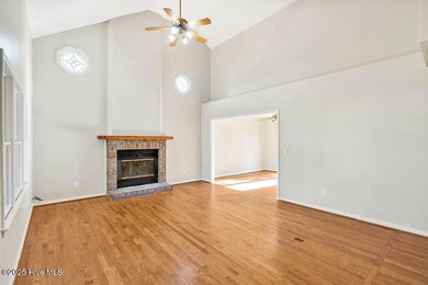 807GreenbriarRoad-5
