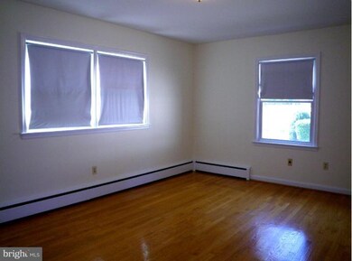 5746 Oakland Rd, Sykesville, MD 21784 - photo 4