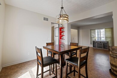 315 Nutmeg Ct, Circleville, OH 43113 - photo 7