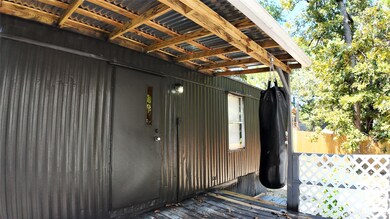 251 Oakdale Dr, Huntsville, TX 77320 - photo 3