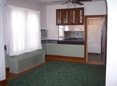 410 3rd Ave E<|><|>
