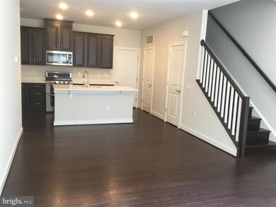 13329 Launders St, Herndon, VA 20171 - photo 6