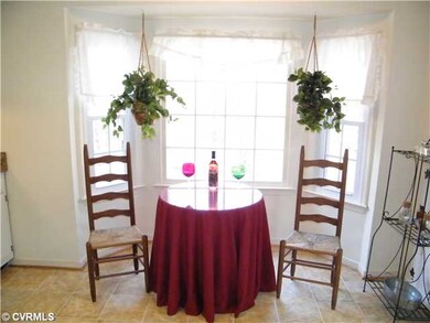 Kitchen - Bay Window, Eat-In Kitchen.
