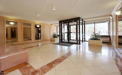 Chestnut Hill at Essex Park unit 2D, Staten Island, NY 10314 - photo 5