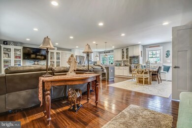 11809 Rivershore Dr, Dunkirk, MD 20754 - photo 2