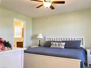 Master Bedroom (King size bed in photo)